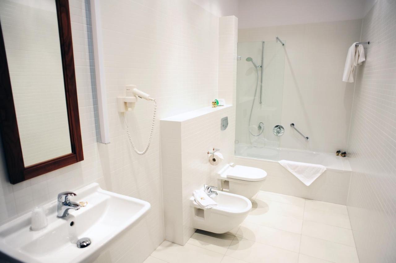 Hotel Zamek Lubliniec Luaran gambar
